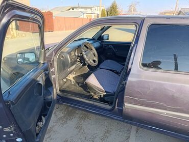 Volkswagen: Volkswagen Golf: 1995 г., 1.6 л, Механика, Бензин, Хэтчбэк — 4