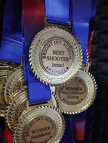 Значки, ордена и медали: Медали с вашим текстом на заказ с любым текстом за короткие сроки — 8