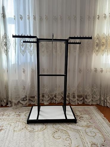 Stend vitrinləri: Hərəsindən 2 ədəd var. 150 m alınıb. Biri 60 m satılır. Tək tək almaq — 1