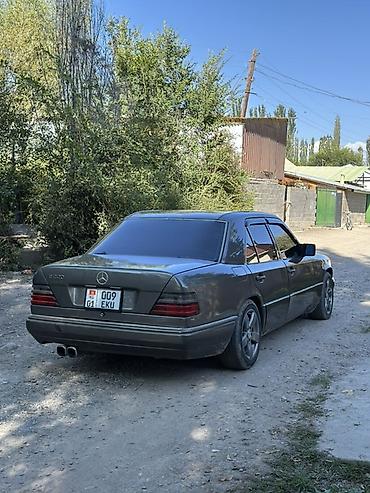 салон мерседес 124: Mercedes-Benz W124: 1992 г., 2.2 л, Механика, Бензин, Седан — 3
