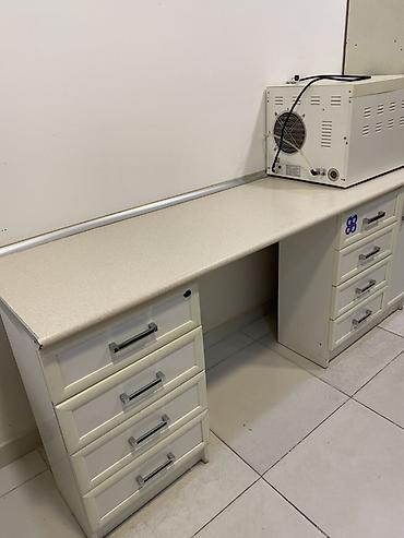 Salon, tibbi mebel: Laboratoriya/iş masası – çekmecəli modul sistem - İki moduldan ibarət — 1