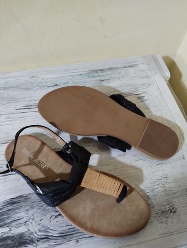 Sandale i japanke: Sandale,japanke nove ne nošene donesene iz inostranstva, miss adri