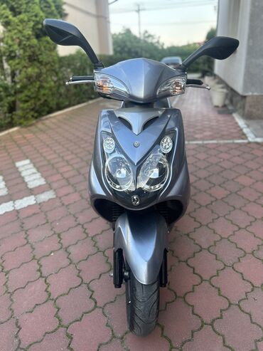 i haljina: Skuter SYM VS 125 cc 2012 godiste Gume dobro 11000km Ocarinjen na ime