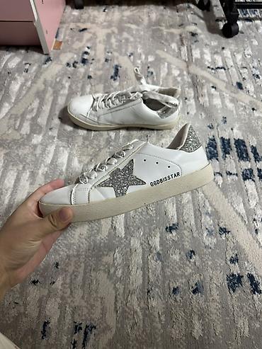 голден гус кеды: Белые кеды Golden Goose (надписи GGDB/GOOSE на шнурках и стельке) — 3