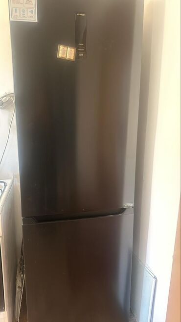 где можно купить тарелку для микроволновки: Холодильник с нижней морозильной камерой, чёрный, No Frost. Основные