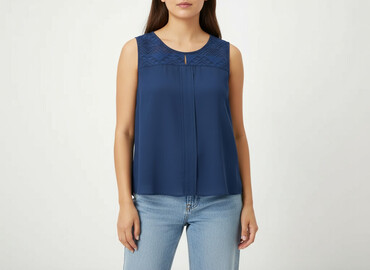 bluzki z dekoltem v plus size: Women's blouse, size XL