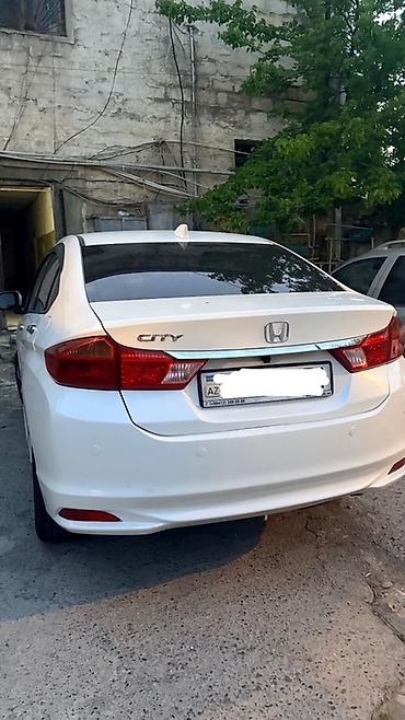 pasat city: Honda City sedan Maşın hazır kreditdədir 8 min kredit qalıb xanım — 1