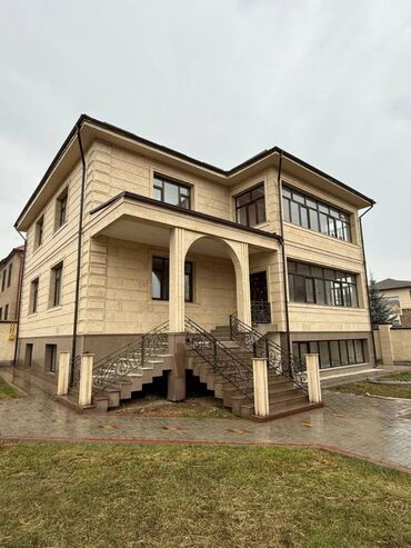 частный дом на квартиру: 420 м², 7 комнат, Утепленный, Бронированные двери, Балкон застеклен