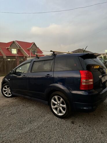 машина в долг: Toyota WISH: 2004 г., 2 л, Автомат, Бензин, Минивэн