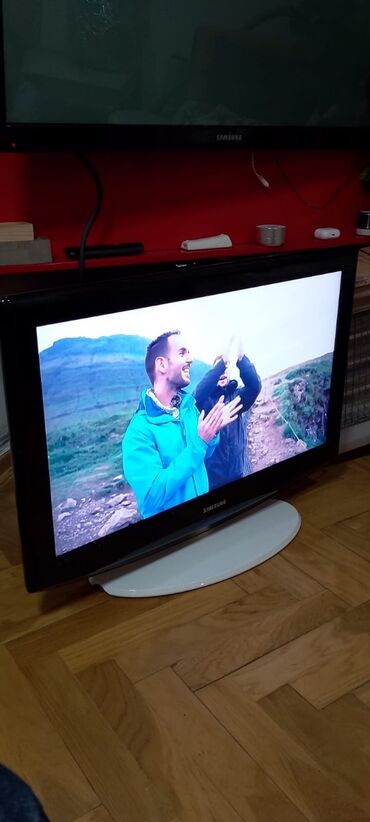 samsung q90r: TV lcd SAMSUNG 32 in a ili 82 dijagonala ekrana sa daljinskim