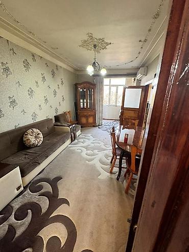 Kirayə mənzillər: Menzil 2 otaq orta temir li satilir unvan 4 mk elliller berpa — 4
