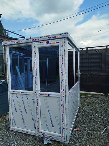 Sifarişlə market vitrinləri: PVC profilindən hazırlanmış mühafizə/post kabini - Ölçü: təxmini 2,5 — 5
