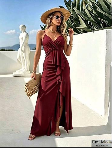 pull: Elegantna maxi haljina sa volanima i naborima
2500 — 1