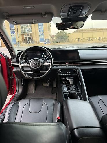yan guzgulər s: Hyundai Elantra Limited – qırmızı sedan Texniki və dizayn: - Korpus — 4