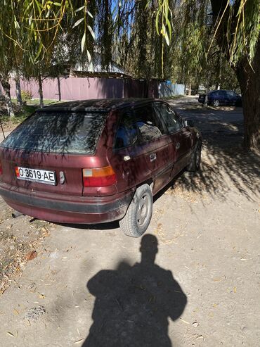 абхаз авто: Opel Astra: 1992 г., 1.4 л, Механика, Бензин, Хэтчбэк