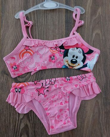 Ostala dečija odeća: Dečiji kupaći kostimi
Cena 1500 din — 15