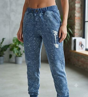 Ženske trenerke – plavo “acid wash” izdanje - Materijal: meka, topla na lalafo.rs Ženske trenerke – plavo “acid wash” izdanje - Materijal: meka, topla