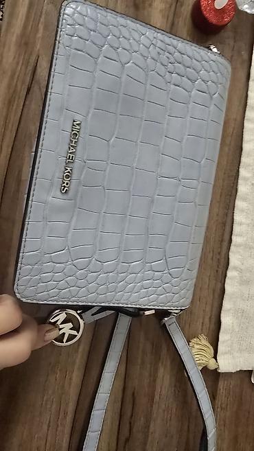 Çantalar: Michael Kors qadın çantası – boz rəng, timsah naxışlı teksturalı — 2