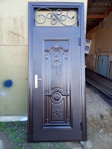 Giriş qapıları: Yeni Giriş qapısı 90x205 sm Zamok və çərçivə ilə, Zəmanətli, Ödənişli quraşdırma, Ödənişli çatdırılma, Rayonlara çatdırılma — 30