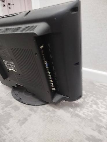 Телевизоры: Телевизор Avol LCD TV с диагональю около 19–22". В корпус встроен — 3