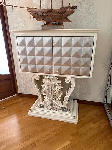 Digər dolablar: Klassik üslubda dekorativ konsol/şkaf - Üslub: neoklassik/barok — 1