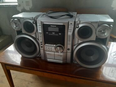 Musiqi mərkəzləri: Musiqi merkezi Panasonic,Sea Breeze- de baq evindedir