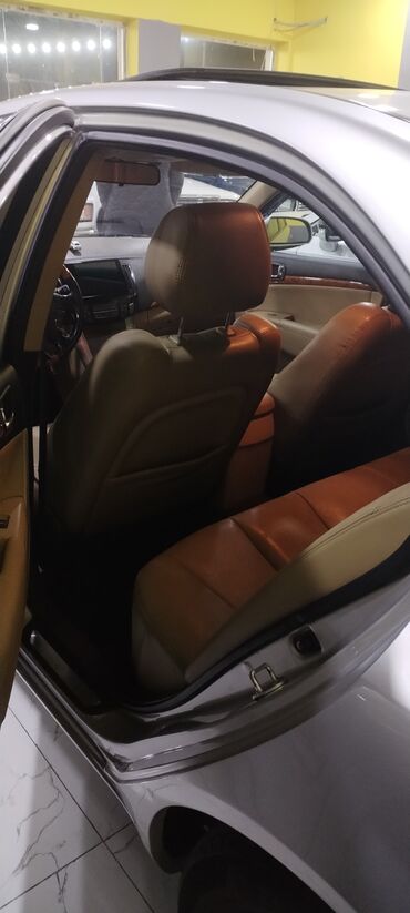 Hyundai: Hyundai Sonata – gümüşü rəngdə sedan. Texniki xüsusiyyət və — 6