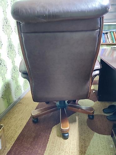 Офисные кресла: Офисное кресло, Б/у, С колесиками, цвет - Коричневый, Самовывоз, Бесплатная доставка, Платная доставка — 3