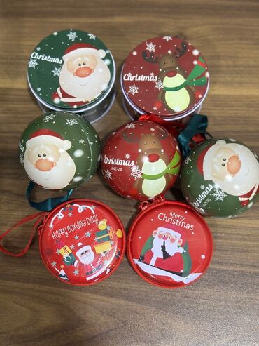 Yeni il oyuncaqları və bəzəkləri: Yeni il qutulari, Qiymet 1-2 azn civarindadi hamisini goturene endirim — 6