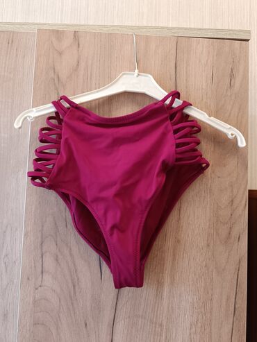 Digər qadın geyimləri: Penti brendinə məxsus, 36 ölçülü, bordo rəngli qadın bikini altlığı