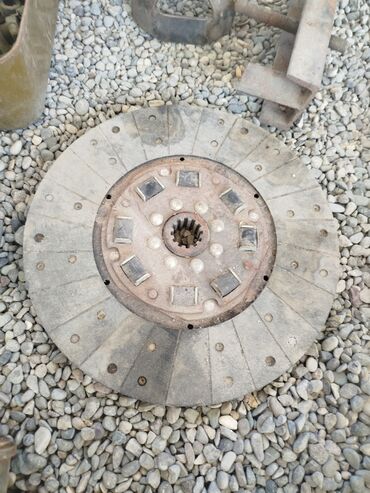 Soyutma və qızdırma sistemləri: Məhsul: Mufta diski (sürtkü səthli, mərkəzdə şlitsli göbək) Təsvir: -