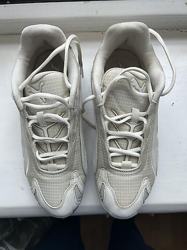 puma 39: Кроссовки, 38, 38.5, Puma, Новый, цвет - Бежевый, Бесплатная доставка — 1