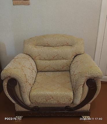 salon divanları: Klassik üslubda salon dəsti Tərkibi: - 3 nəfərlik divan - 1 ədəd — 2