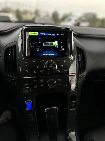Продажа авто: Chevrolet Volt: 2011 г., 1.4 л, Гибрид, Хэтчбэк — 8
