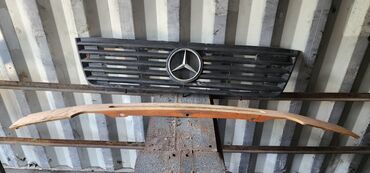 Решетки радиатора: Решетка радиатора Mercedes-Benz 2000 г., Б/у, Оригинал