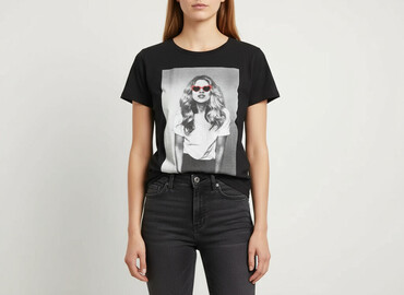 guess t shirty czarne: TEX, Women`s T-shirt, size M at lalafo.pl guess t shirty czarne: TEX, Women`s T-shirt, size M