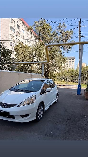 магнитафон на фит: Honda Fit: 2010 г., 1.5 л, Автомат, Газ, Хэтчбэк — 3
