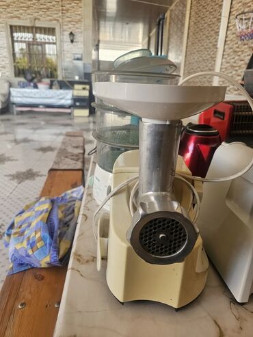 Ət çəkən maşınlar: Ət çəkən maşın Kenwood, 1300 Vt — 5