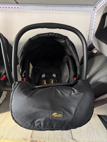 Шкафы для одежды: Автокресло новая распродажа 

Автолюлька

Бескаркасные 

Бустер — 7