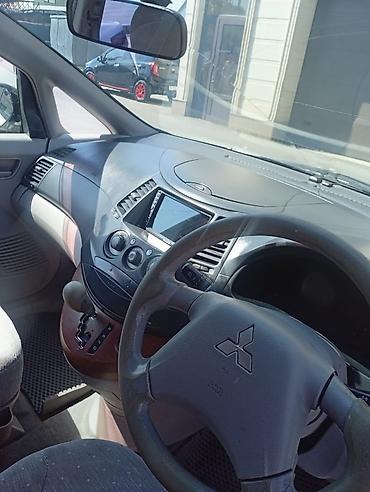 grandis: Mitsubishi Grandis: 2003 г., 2.4 л, Автомат, Бензин, Минивэн — 5