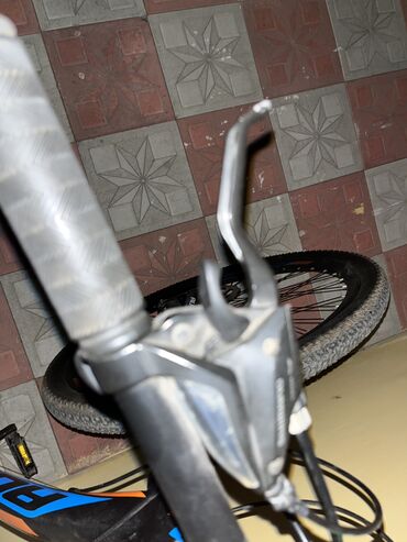 Şəhər velosipedləri: Aurus velosiped. Problemleri odurki tormozdan bir az ses gelir, bir — 10