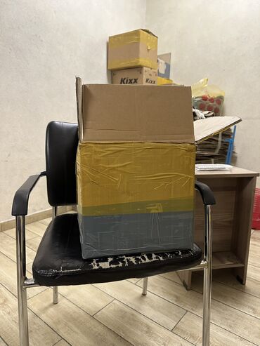 коробки для торта: Коробки для переезда по 15 сом б/у Очень толстые примерно высота