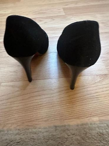 Другая женская обувь: Женская обувь, набор из 2 пар: 1) Черные полусапожки: - Материал — 5