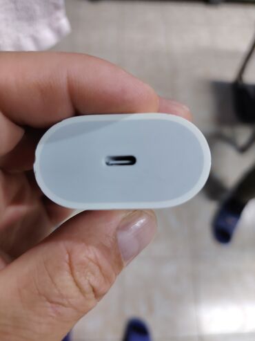 12 volt adapter: Адаптер Apple, Б/у