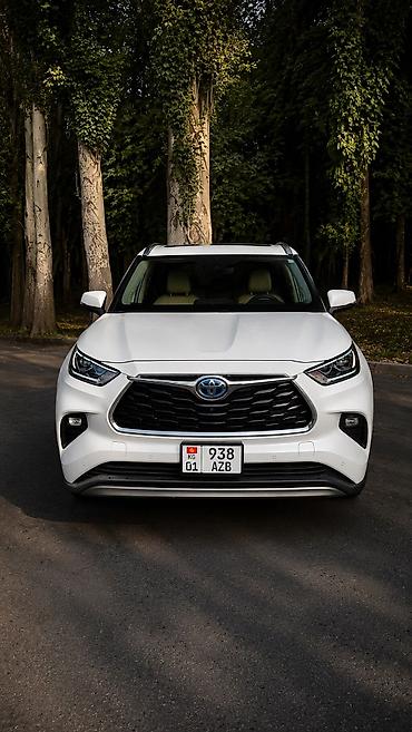 Toyota : 2020 г., 2.5 л, Автомат, Гибрид, Кроссовер