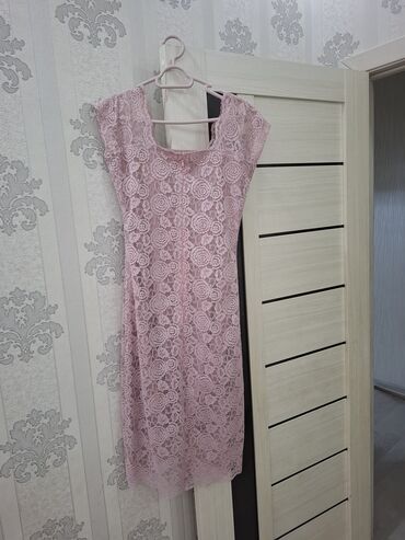 Dəstlər, kostyumlar: Mavi ve rozvu birdefe geyilib 20 azn M razmer gulu donlar 15 azn — 3