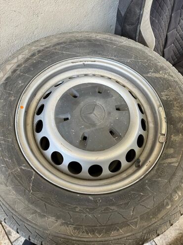 шины r16 225 50: Дөңгөлөктөр монтажда 235 / 65 / R 16, Жай, Колдонулган, Комплект, Жеңил коммерциялык транспорт (C/LT), Куйма