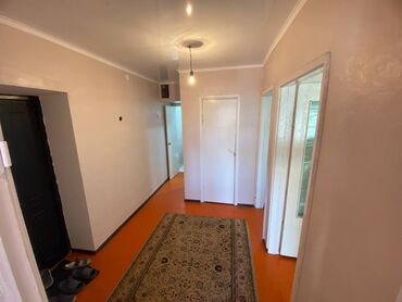 Продажа квартир: 2 комнаты, 50 м², 106 серия, 4 этаж, Косметический ремонт at lalafo.kg — 10 Продажа квартир: 2 комнаты, 50 м², 106 серия, 4 этаж, Косметический ремонт — 10