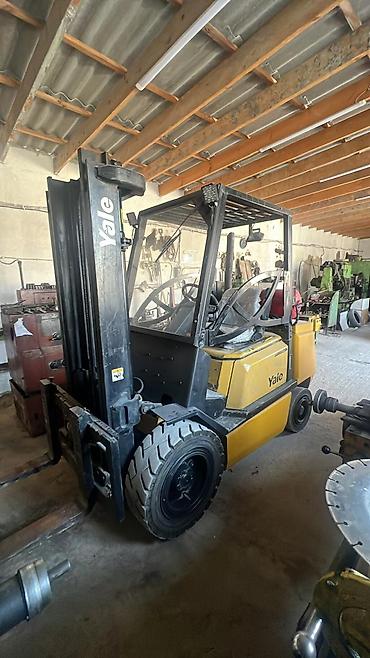 qaz çəni: Yale markalı qazla işləyən forklift - Yanacaq sistemi: LPG silindr — 4