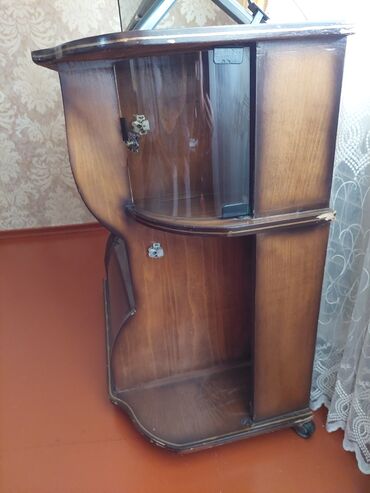 TV altlığı: Düz TV altlığı, Polkalı, Taxtalı, Türkiyə — 2